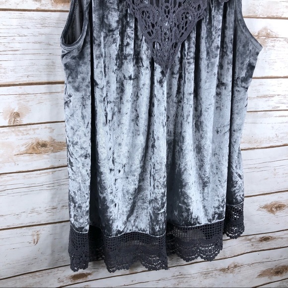 Entro gray crushed velvet crochet keyhole top - Picture 4 of 8